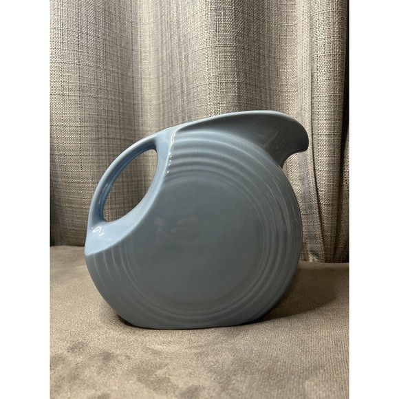 Fiesta Homer Laughlin Fiesta Ware Periwinkle Blue Disc Pitcher Retired Color 70s - Picture 1 of 9